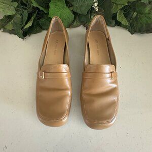 Anne Klein Womens Leather Loafers Size 8.5M Tan